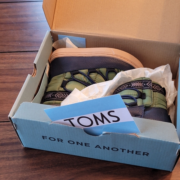Toms Toddler Alpine Boots - Picture 6 of 6